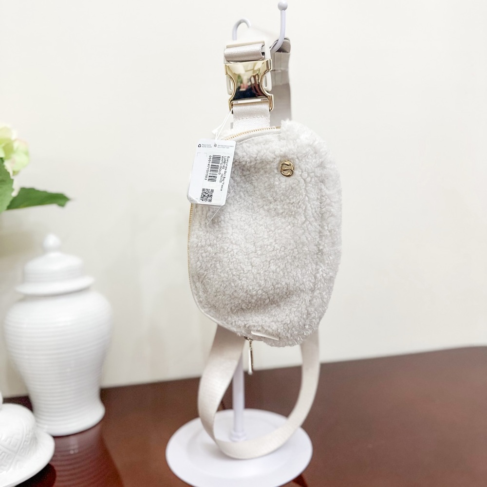 lululemon athletica Cream Bag